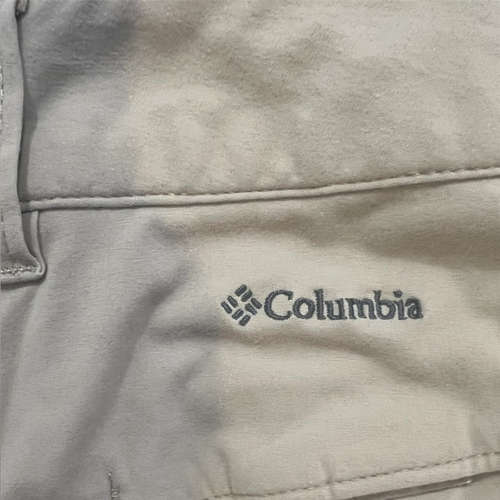 Columbia Women’s Hiking Knee Pants - Picture 3 of 5